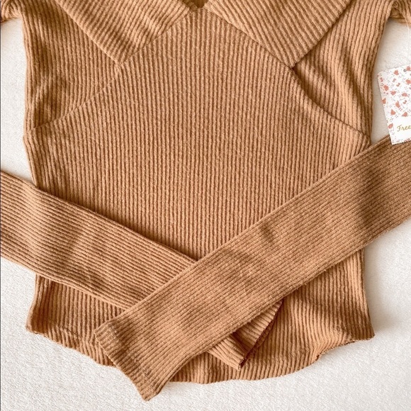 𝅺FREE People Hot Stuff Off Shoulder Top - Picture 10 of 12